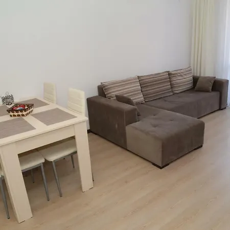 Морски Бряг מלון דירות