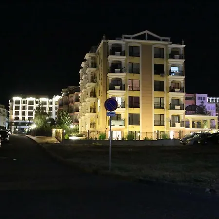 Апартхотел Морски Бряг 4*