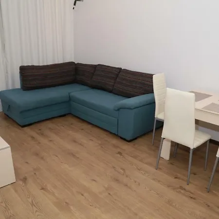 מלון דירות Морски Бряг 4*